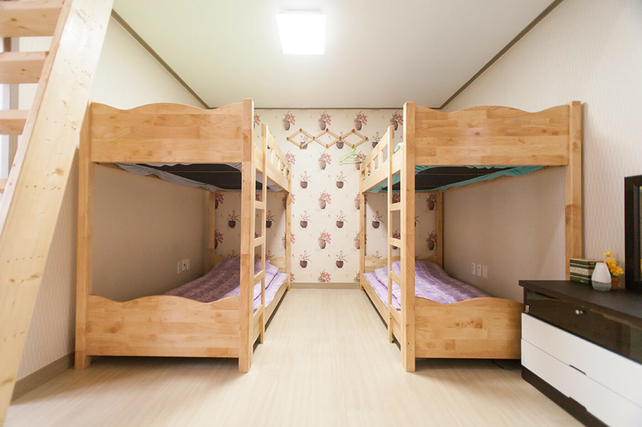 Jeju Gogung Pension-type Guest House