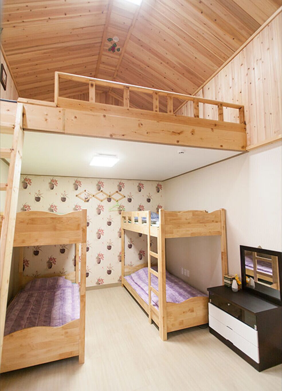 Jeju Gogung Pension-type Guest House