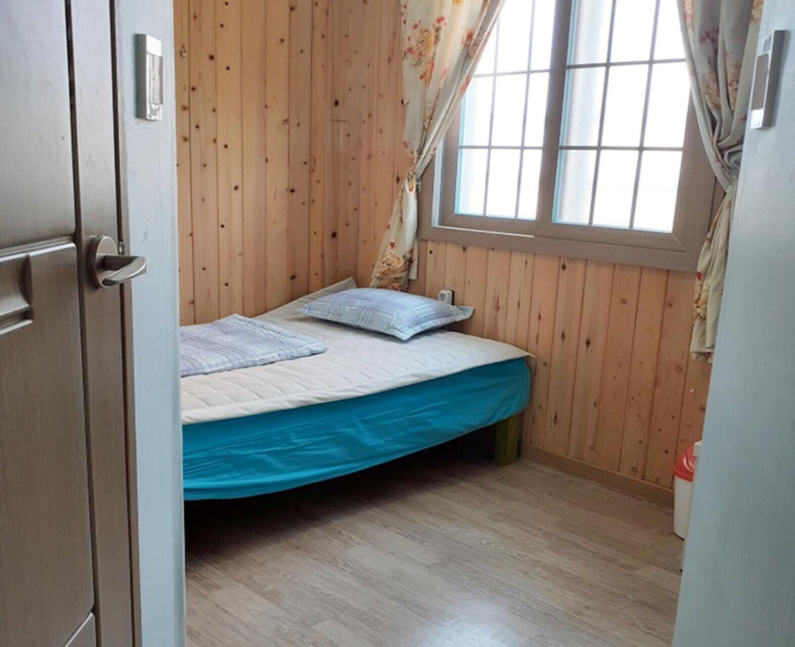 Jeju Gogung Pension-type Guest House