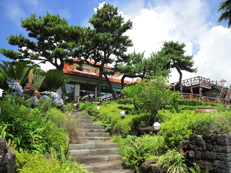 Jeju Haenuri Jungmun Guesthouse