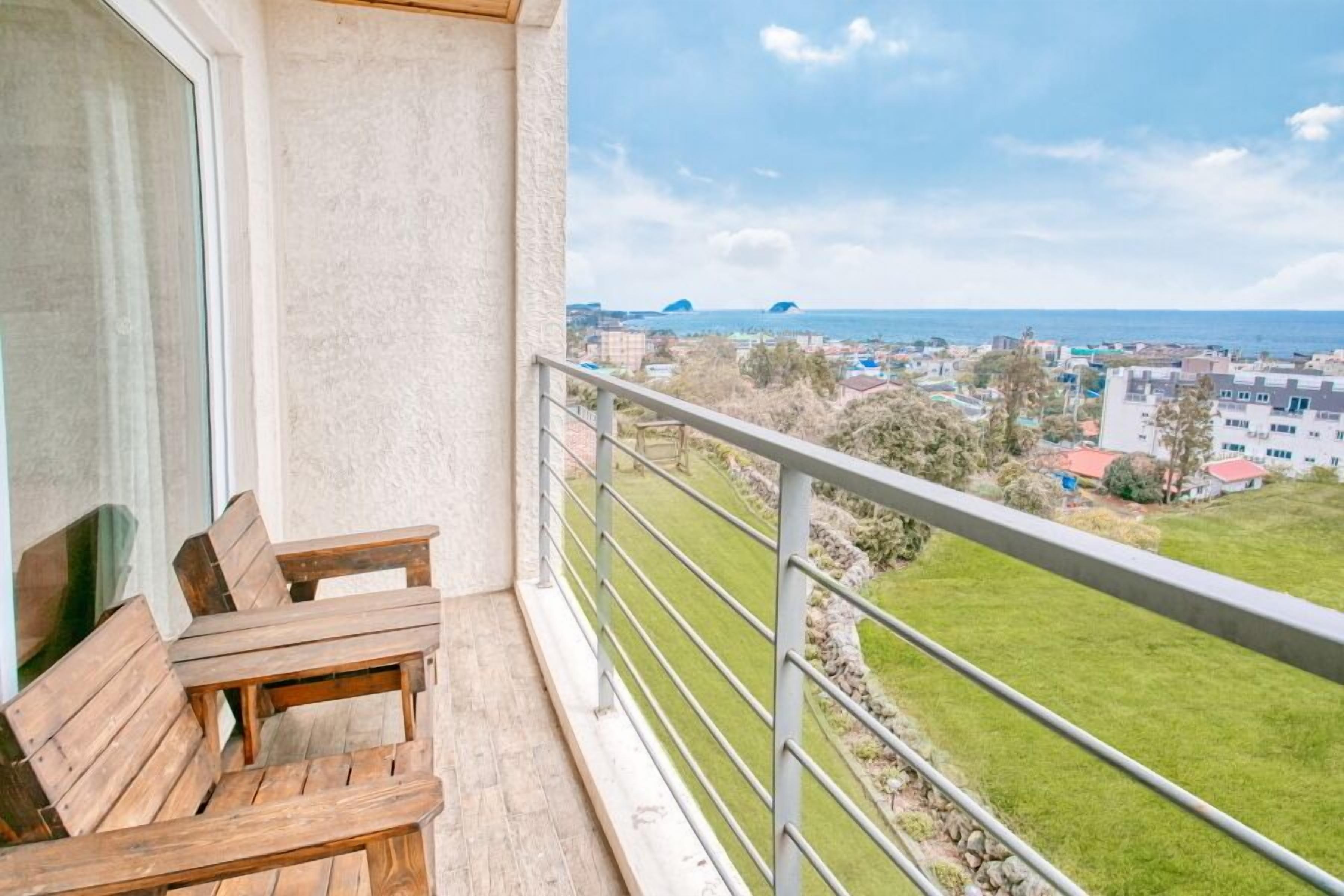 Jeju Ivy Terrace Pension