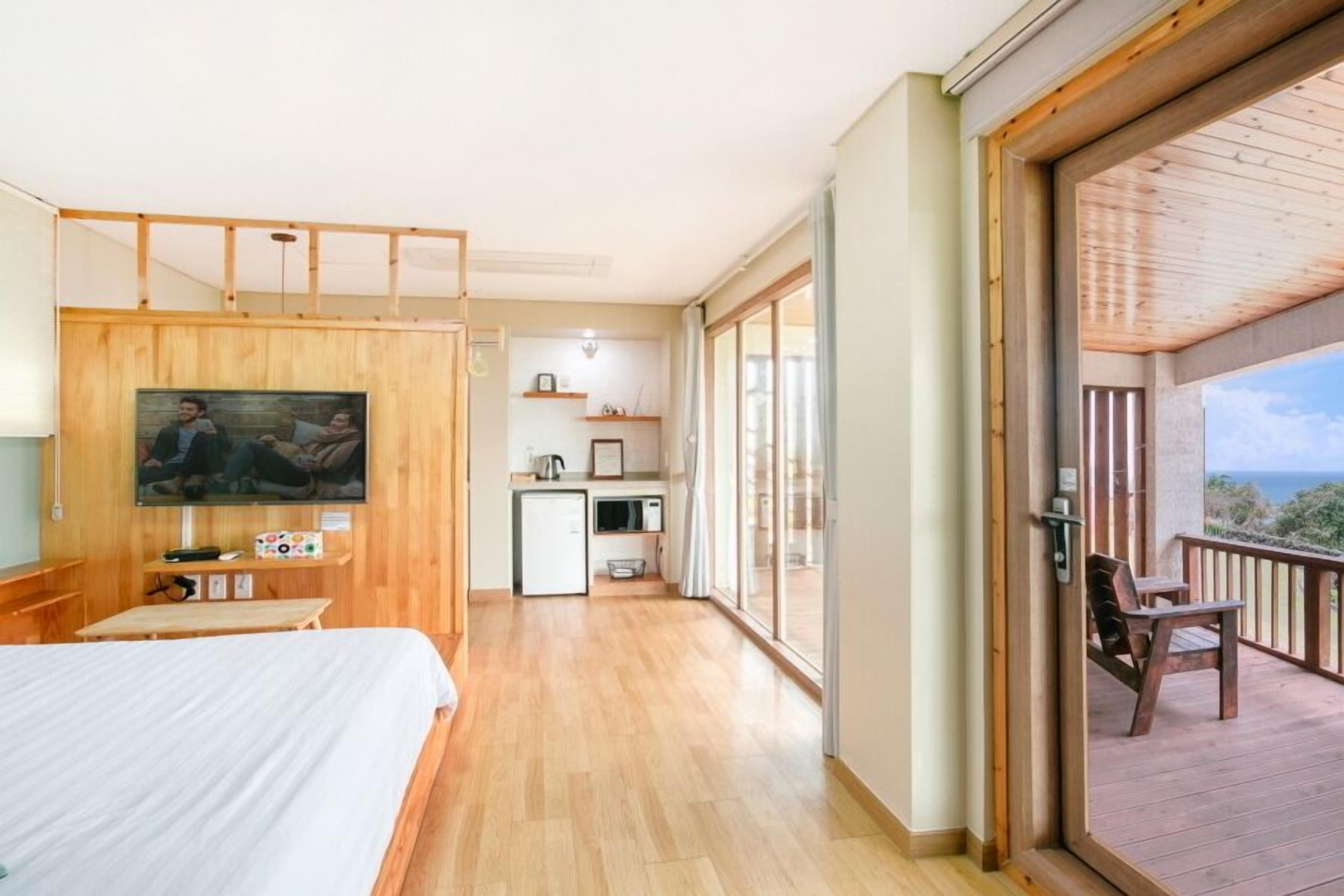 Jeju Ivy Terrace Pension