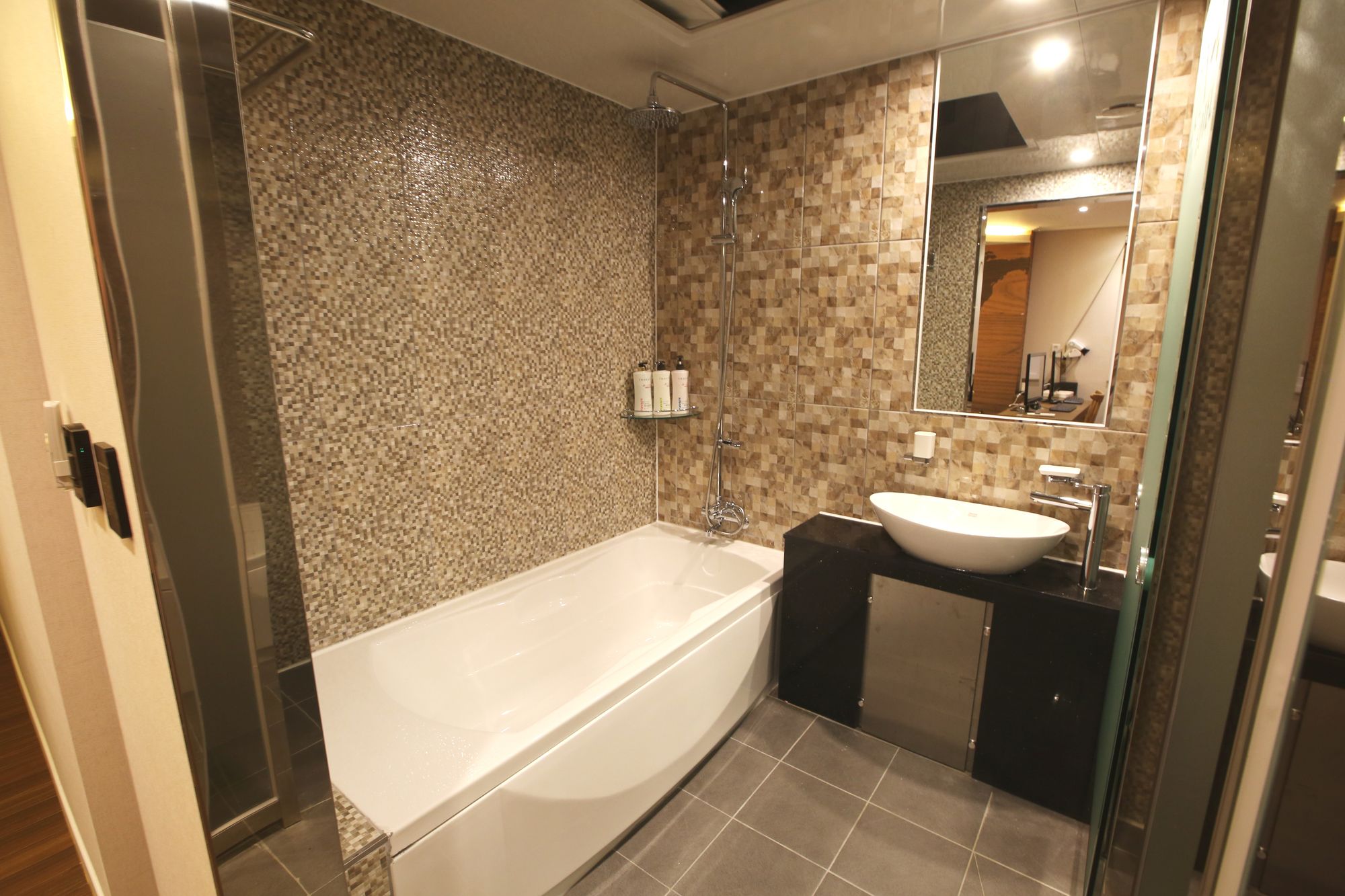 Jeju Lux Hotel