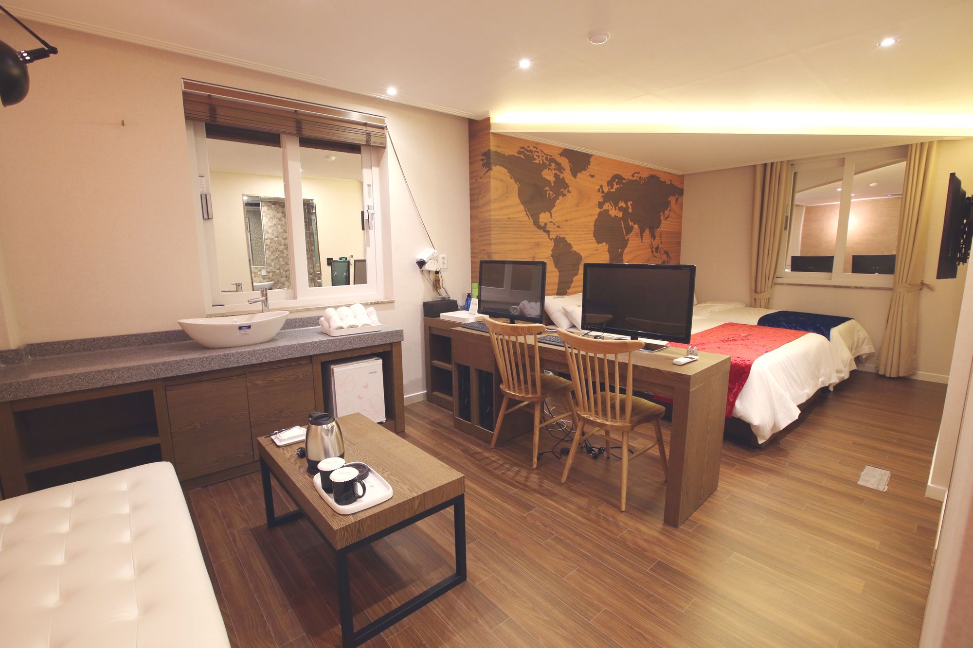 Jeju Lux Hotel