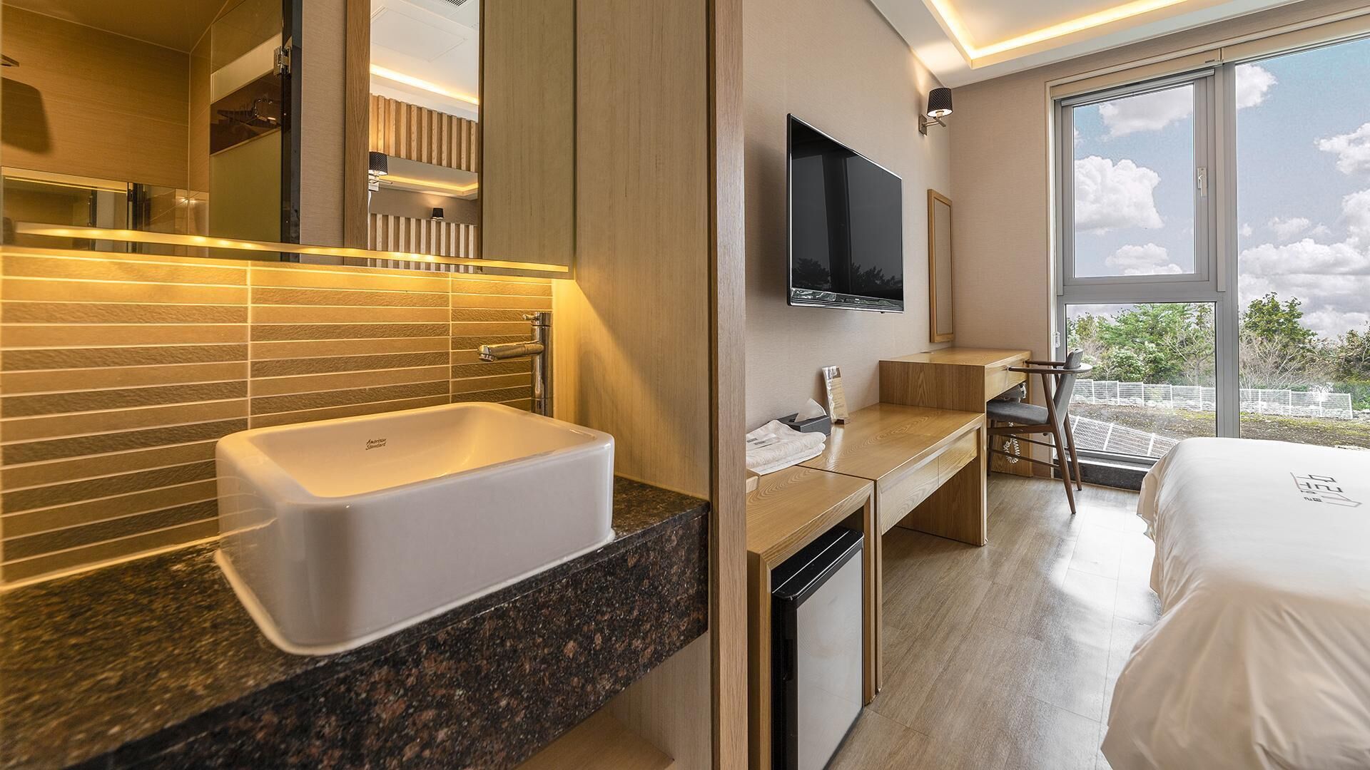 Jeju Maru Hotel & Cafe