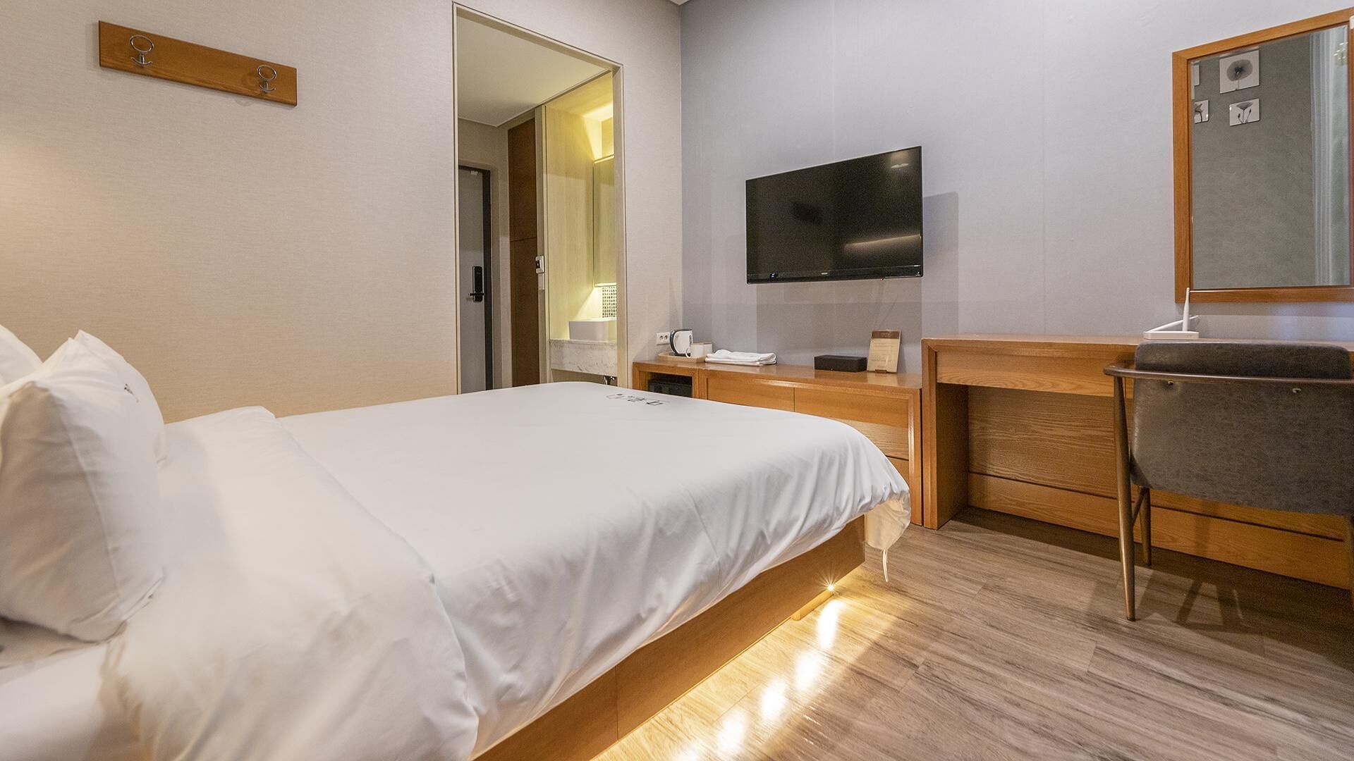 Jeju Maru Hotel & Cafe