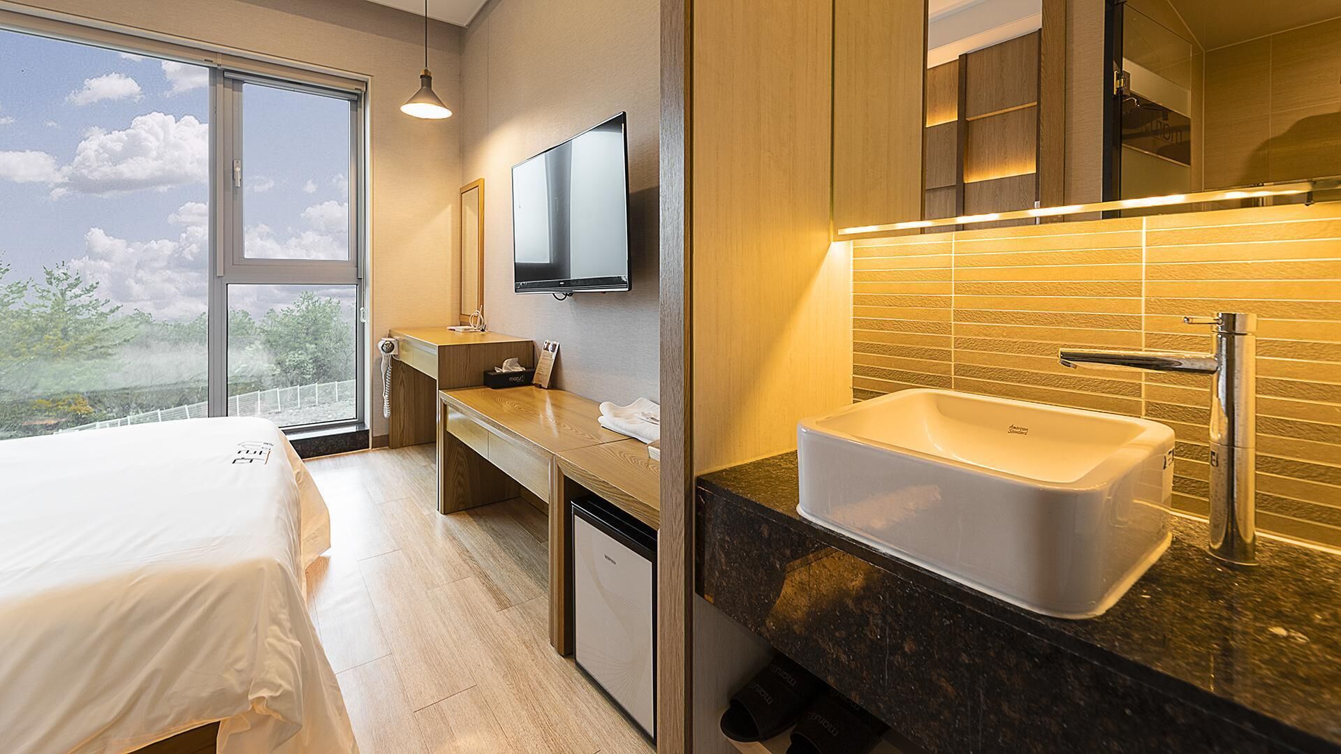 Jeju Maru Hotel & Cafe