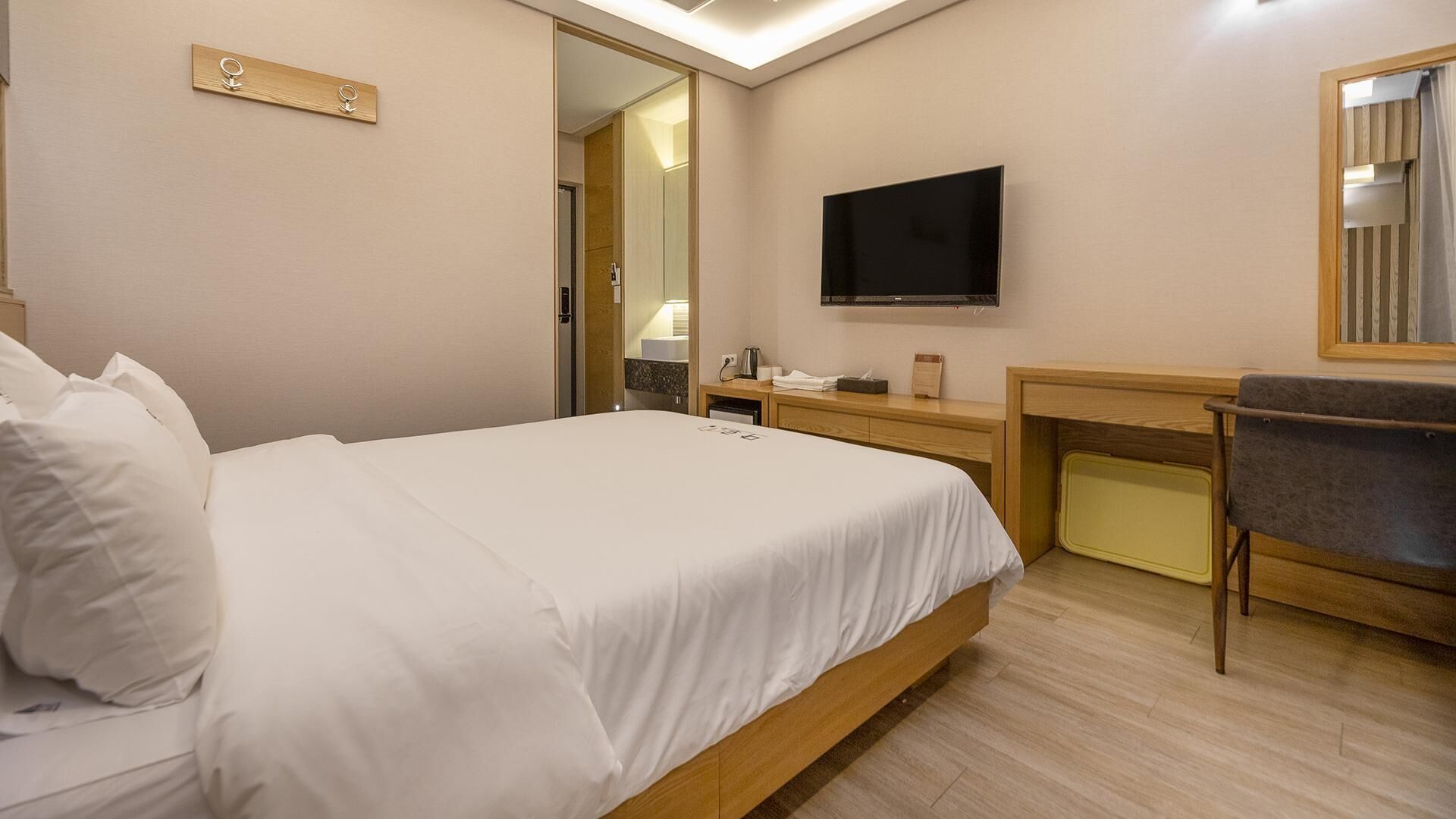 Jeju Maru Hotel & Cafe