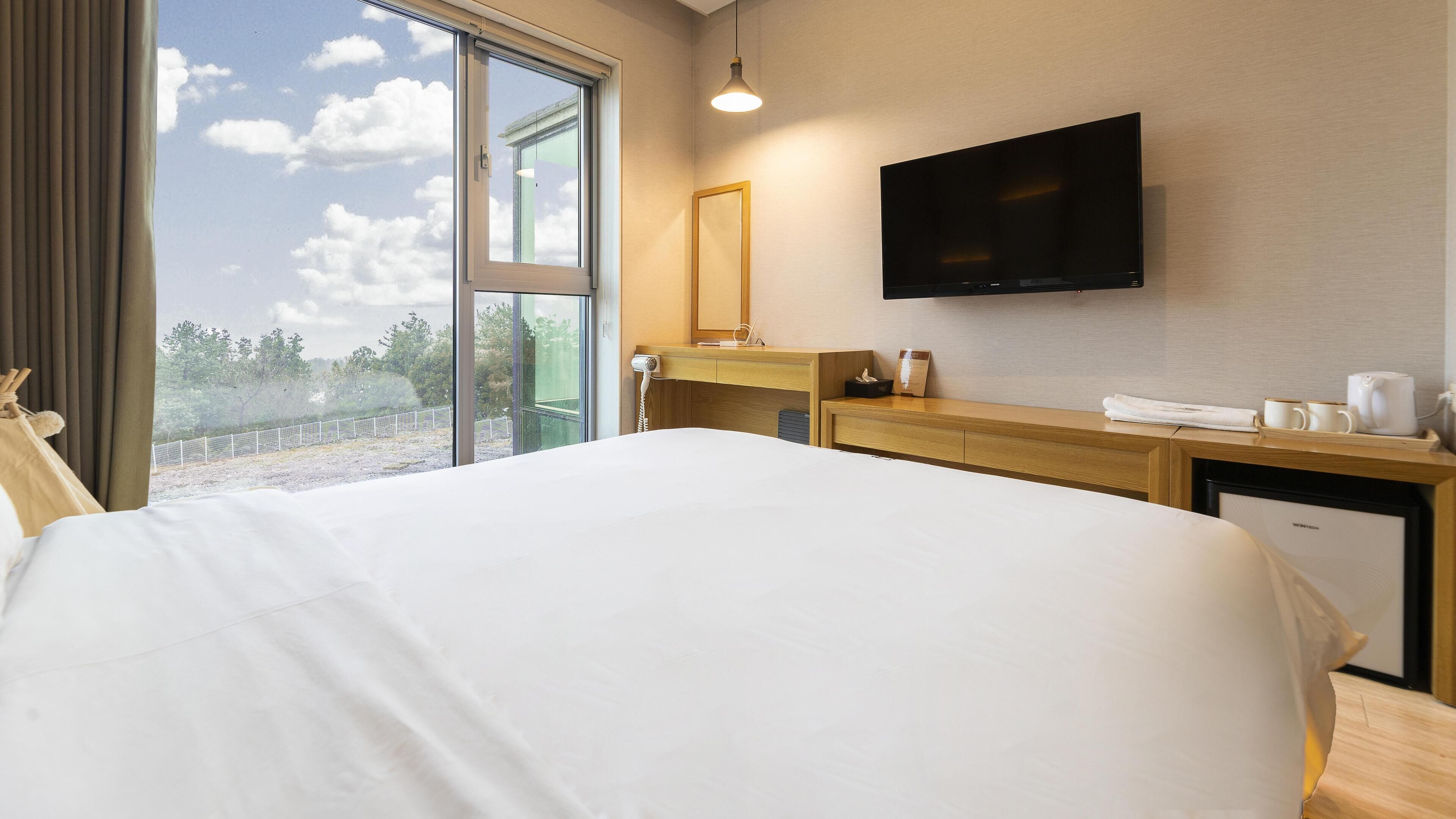 Jeju Maru Hotel & Cafe