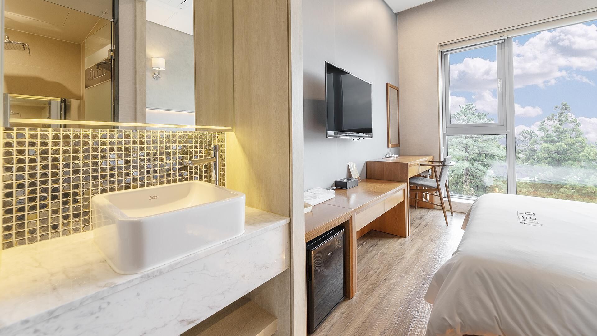 Jeju Maru Hotel & Cafe