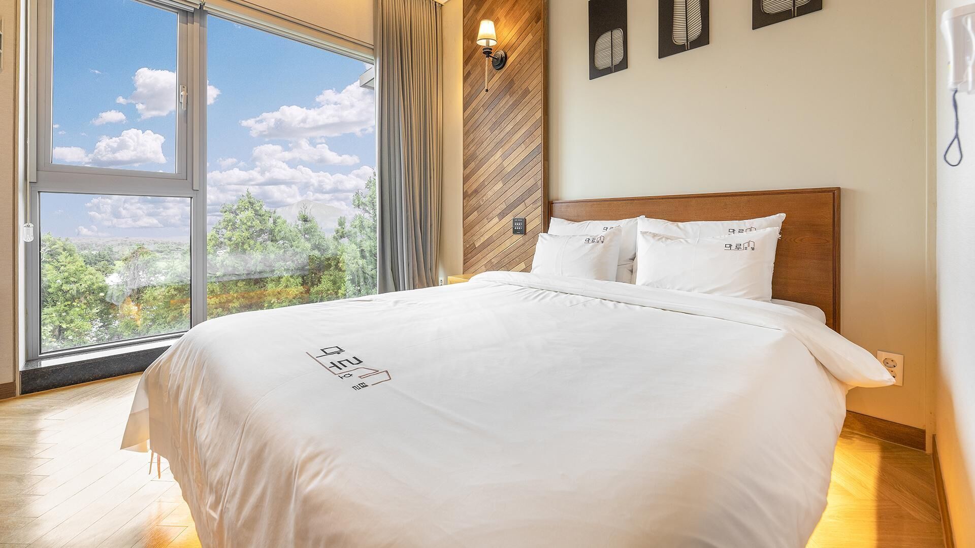 Jeju Maru Hotel & Cafe