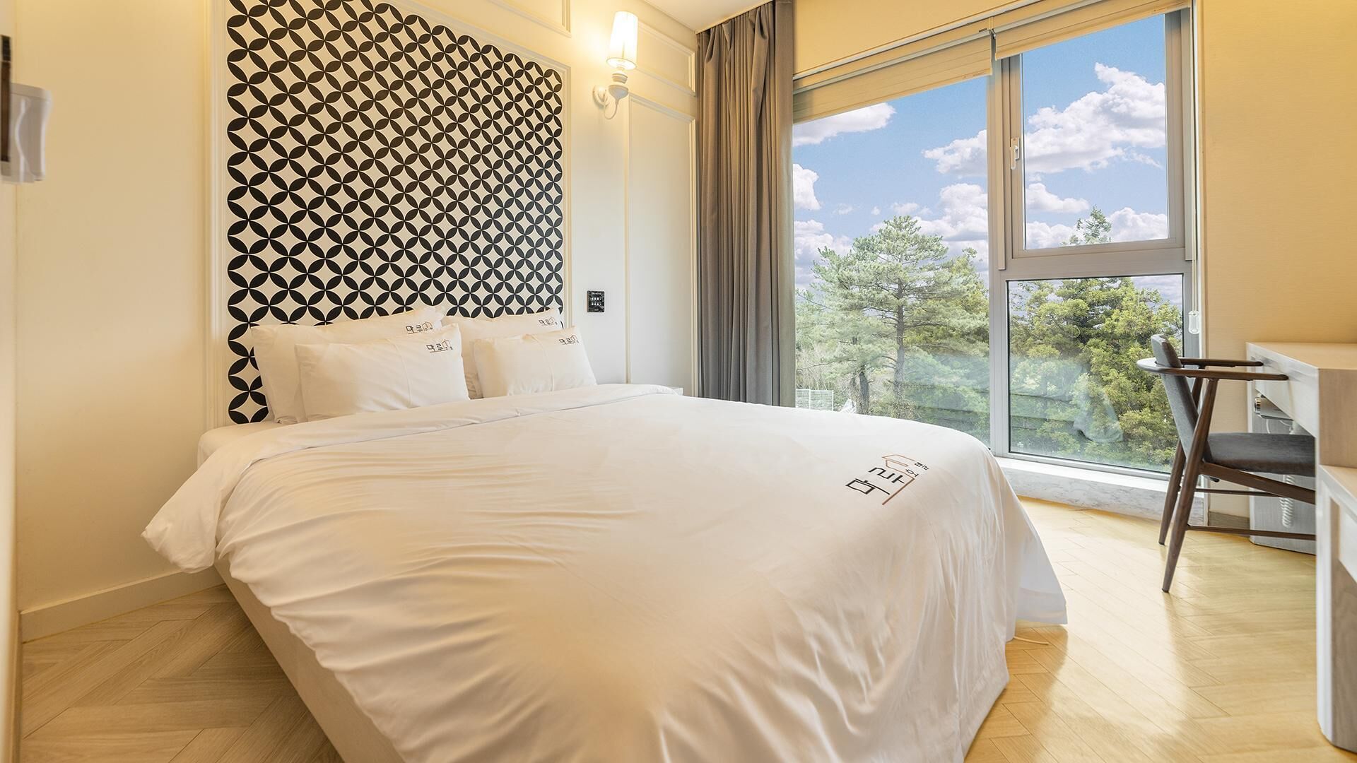 Jeju Maru Hotel & Cafe