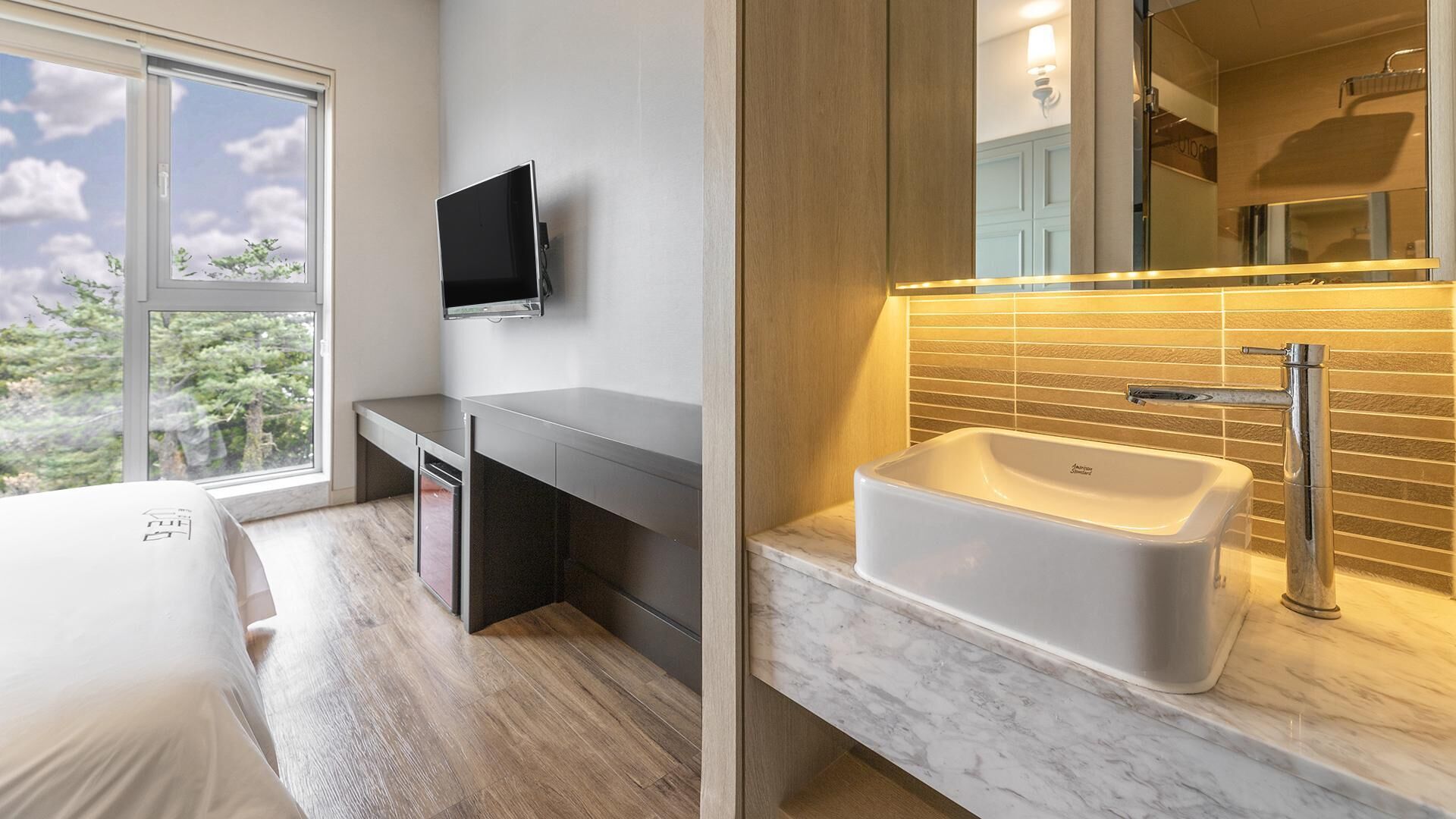 Jeju Maru Hotel & Cafe