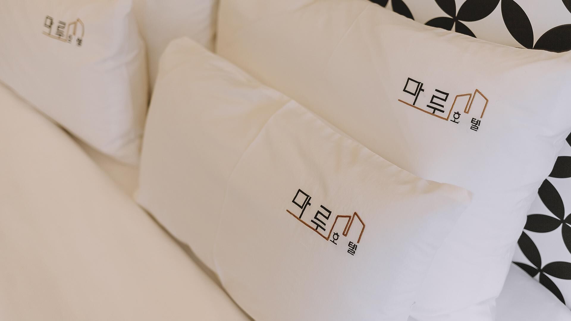 Jeju Maru Hotel & Cafe