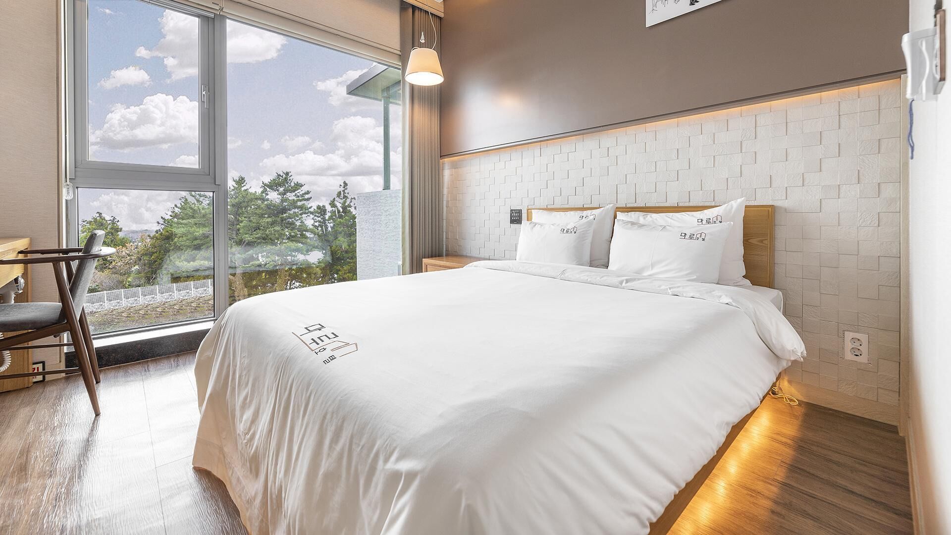 Jeju Maru Hotel & Cafe