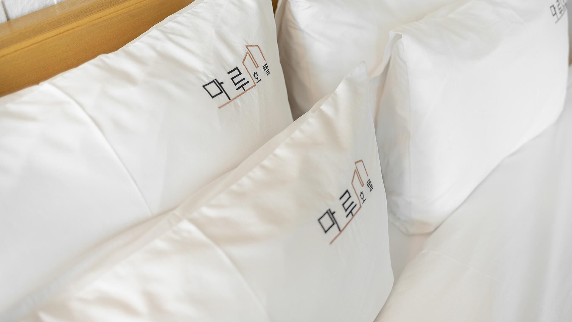 Jeju Maru Hotel & Cafe