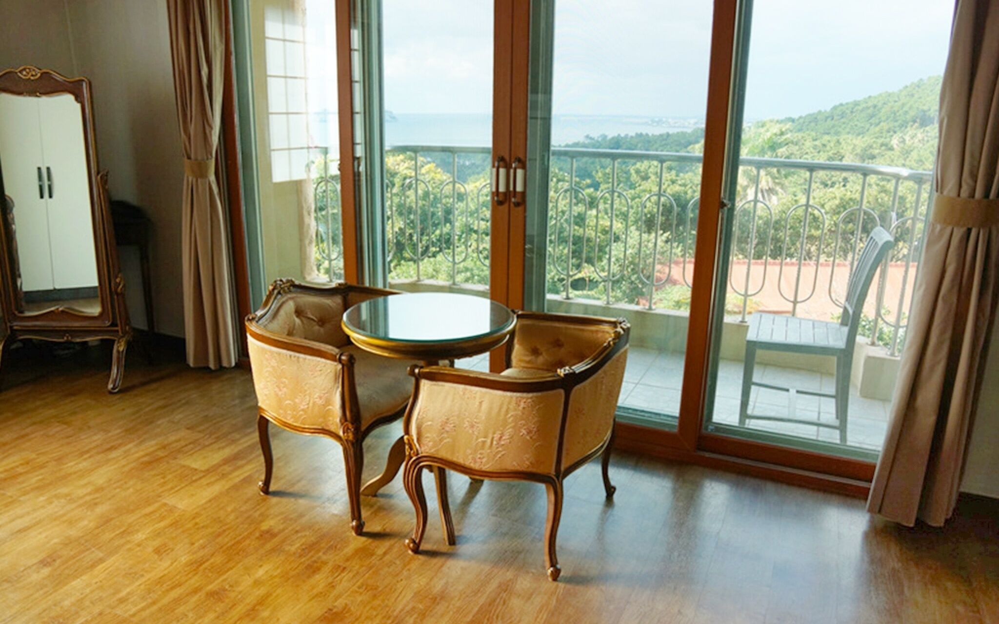 Jeju Oedolgaenara Pension & Guesthouse