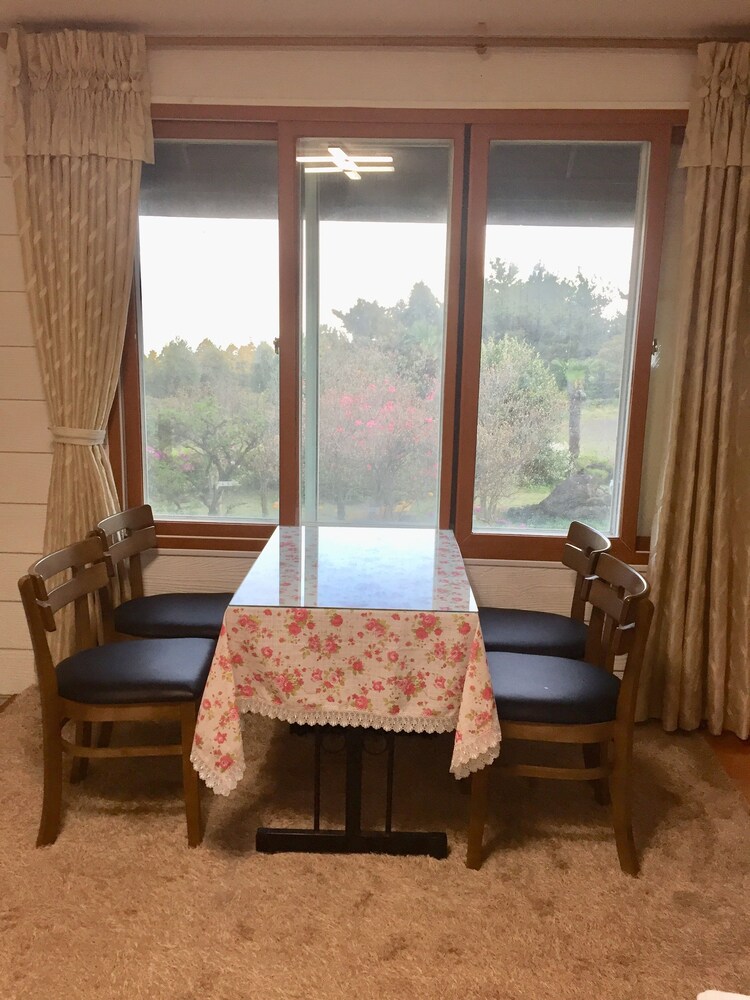 Jeju Red Roof Pension