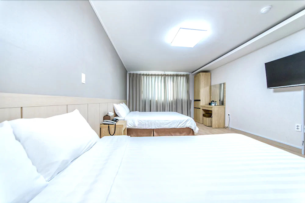 Jungmoon City Hotel