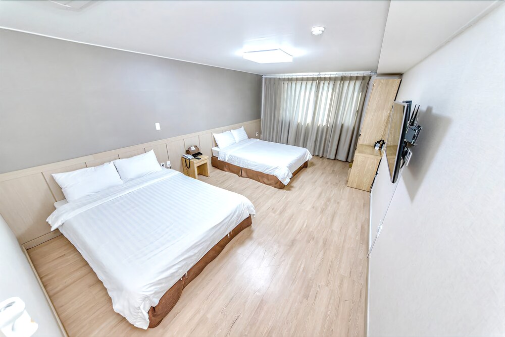 Jungmoon City Hotel