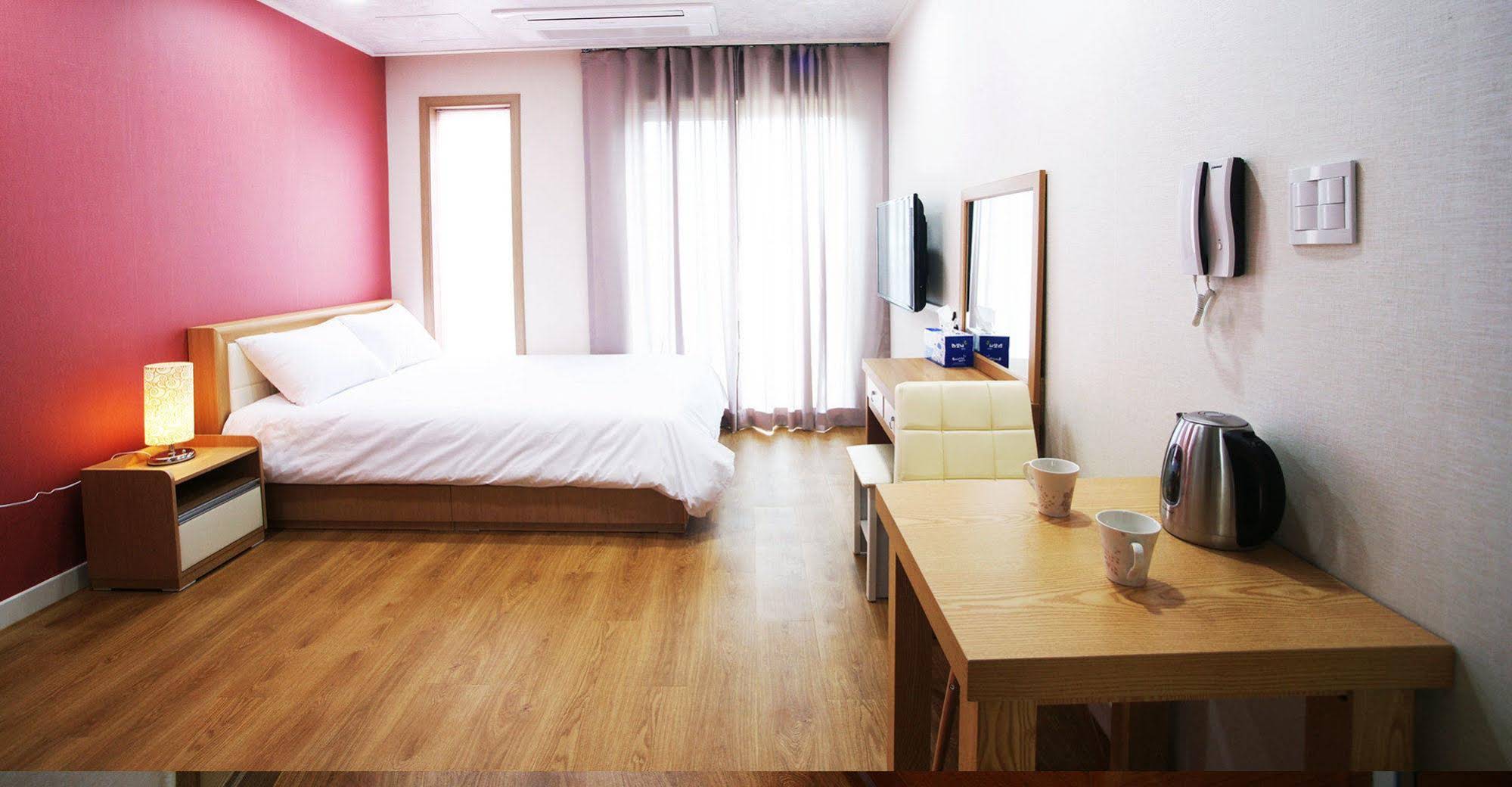Hotel The Grang Jungmun