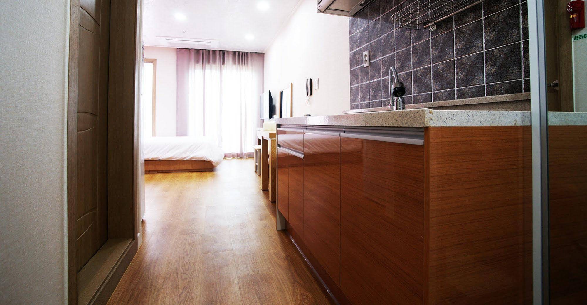 Hotel The Grang Jungmun