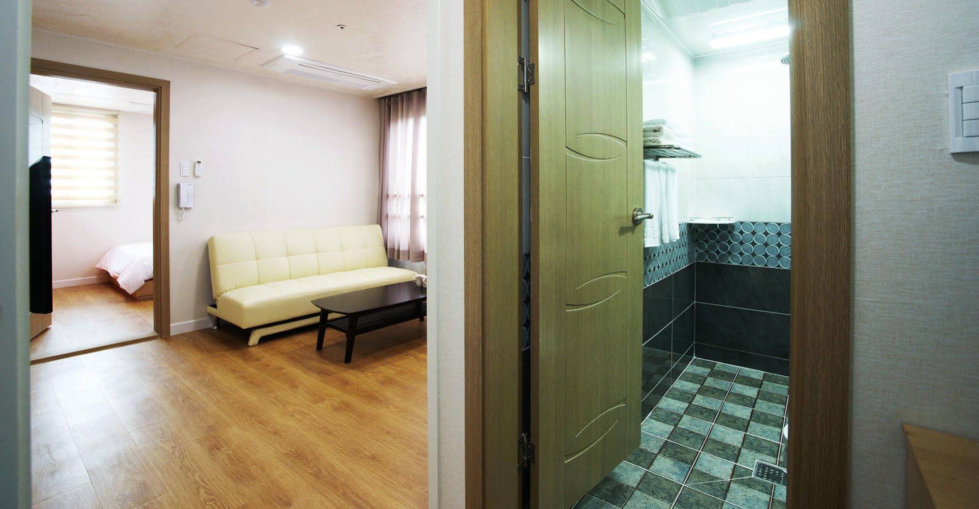Hotel The Grang Jungmun