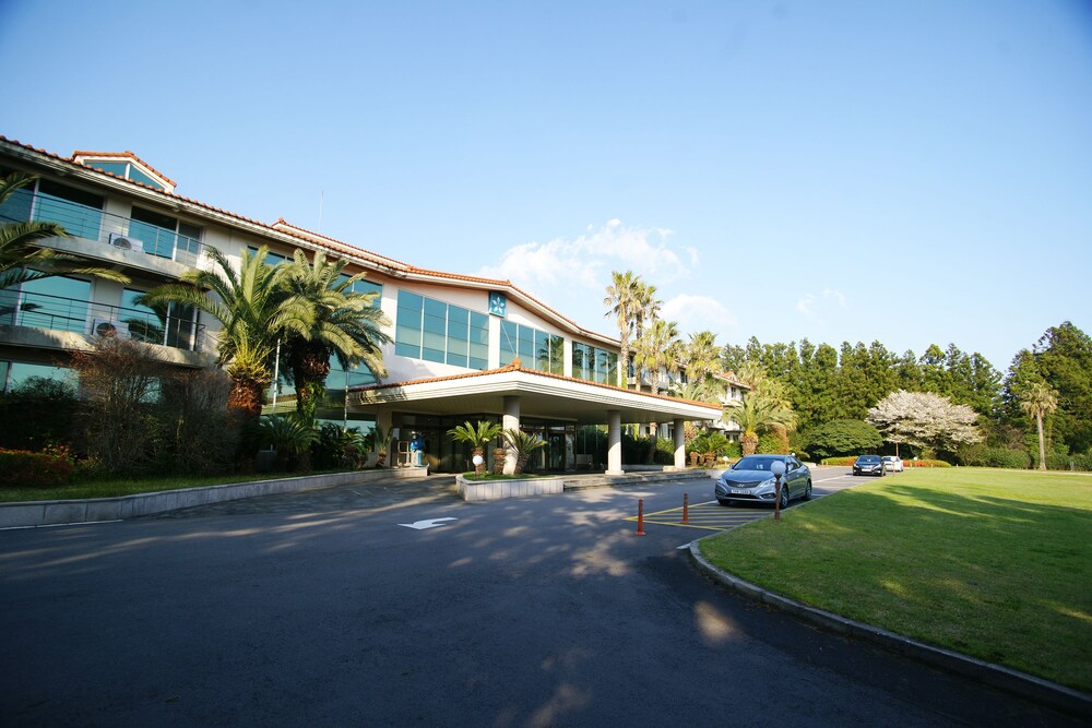 Lake Hills Resort Jeju