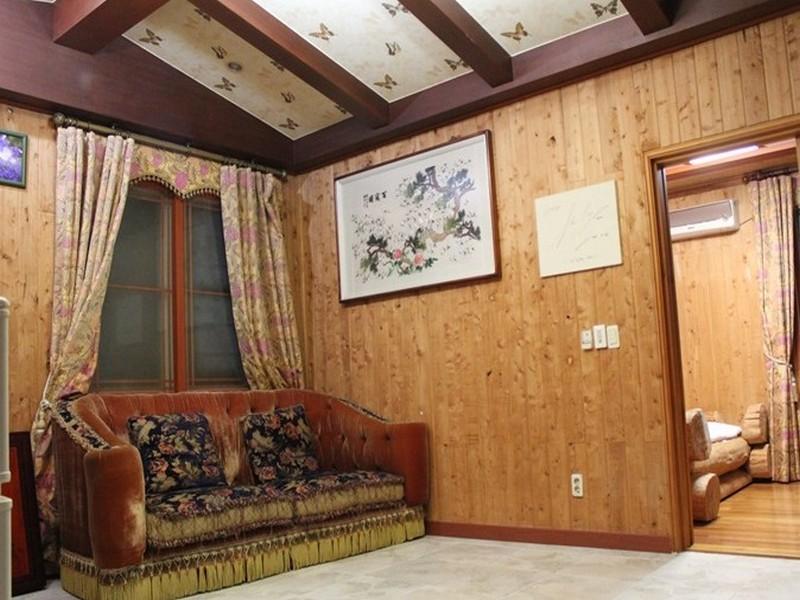 Palace in the Forest Pension
