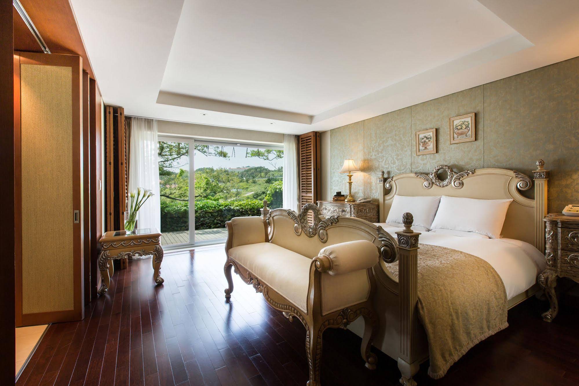 Seaes Hotel & Resort