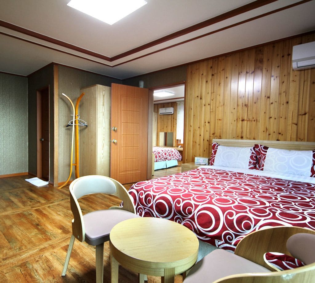 Jeju Kidsgajok Badatgahauseu