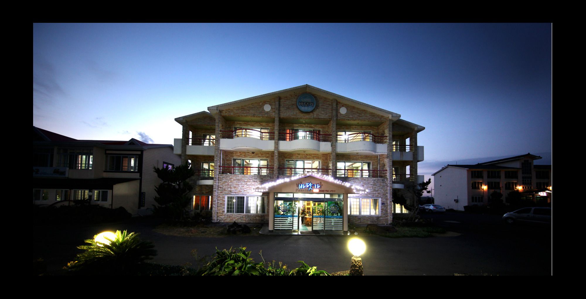 Jeju Kidsgajok Badatgahauseu