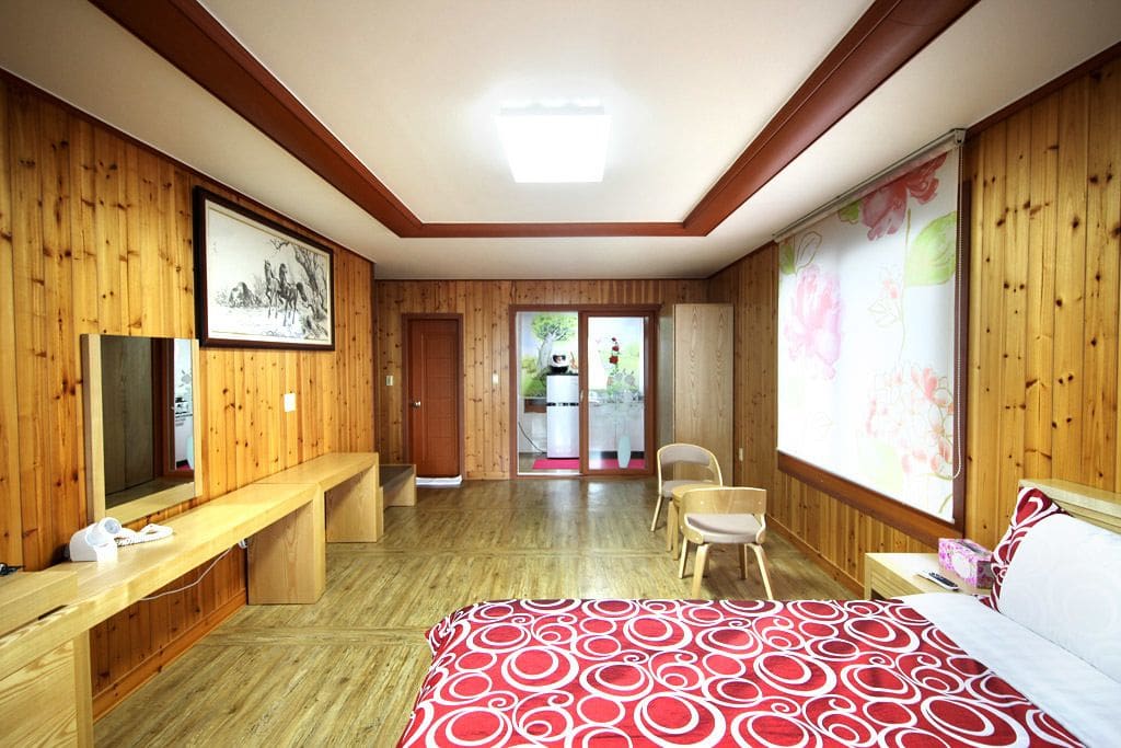 Jeju Kidsgajok Badatgahauseu