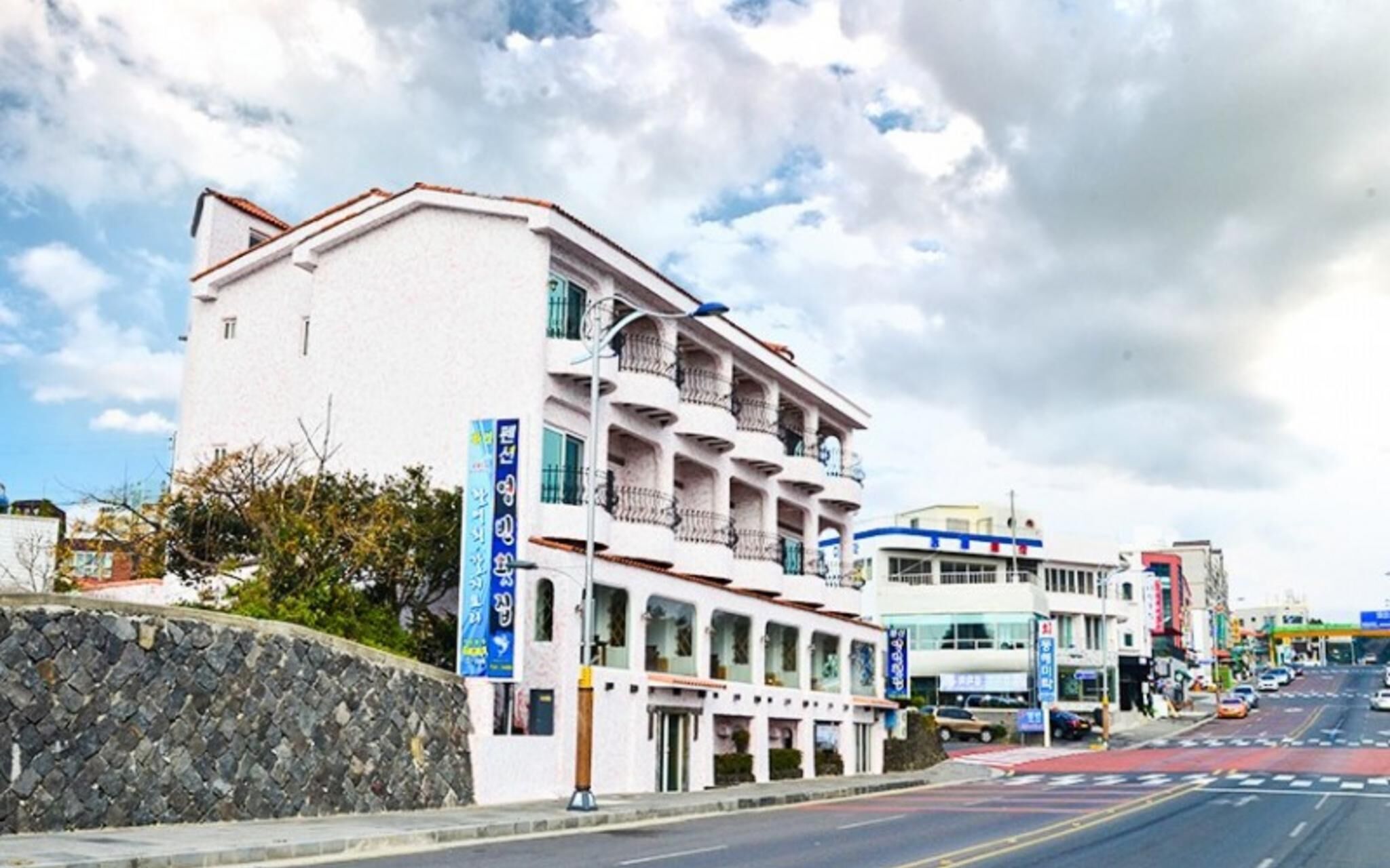 Seoguipo Seaside House Youngbin Pension