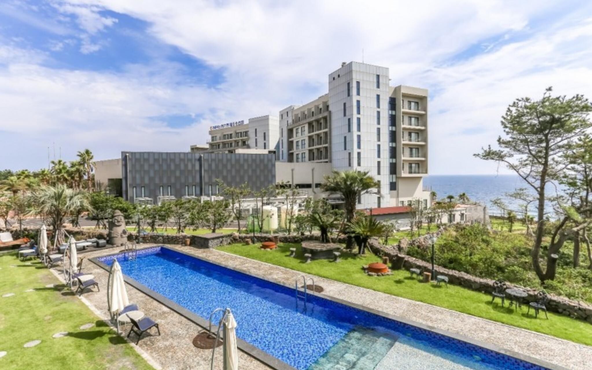 Seogwipo Black Land Lace Spa Pension