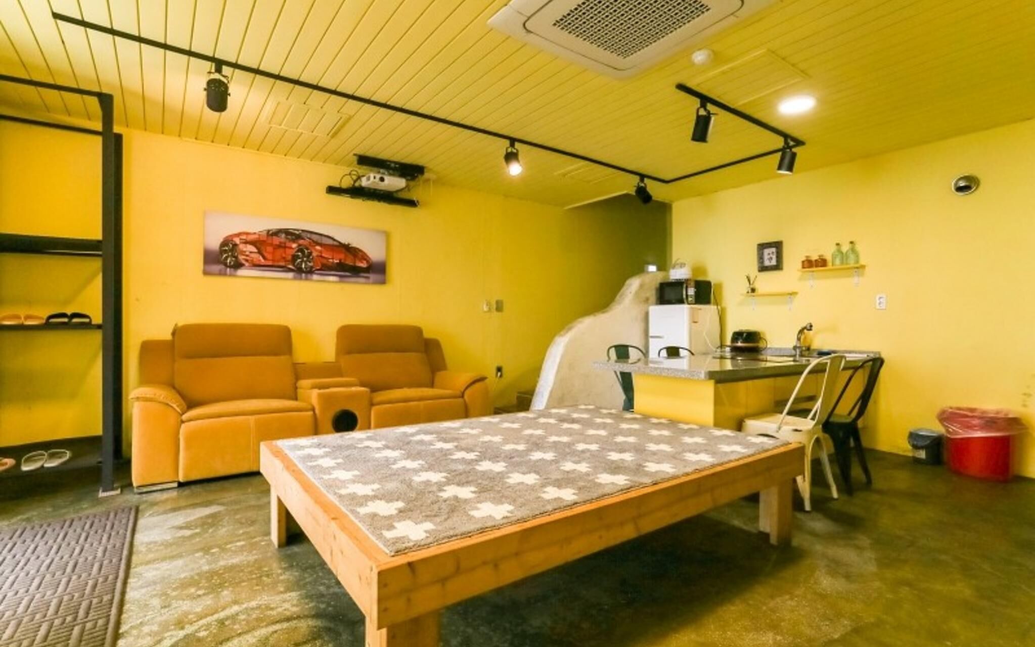 Seogwipo Black Land Lace Spa Pension