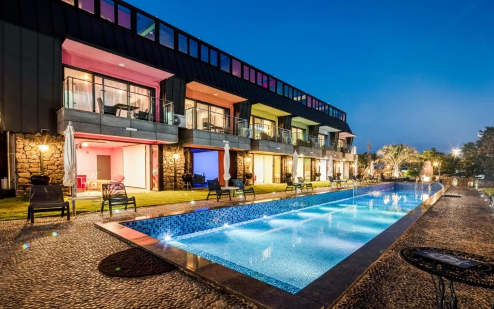 Seogwipo Black Land Lace Spa Pension