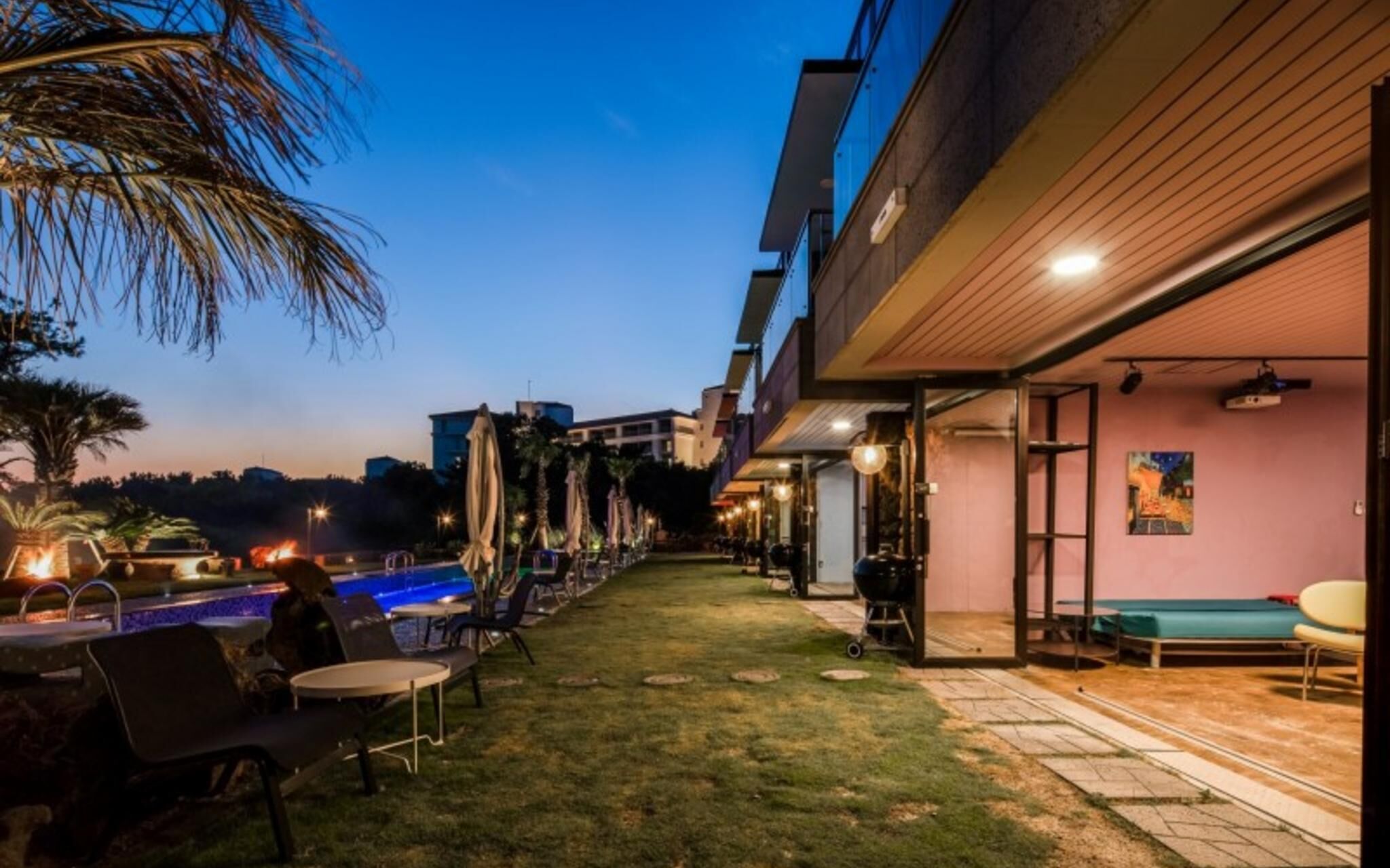 Seogwipo Black Land Lace Spa Pension