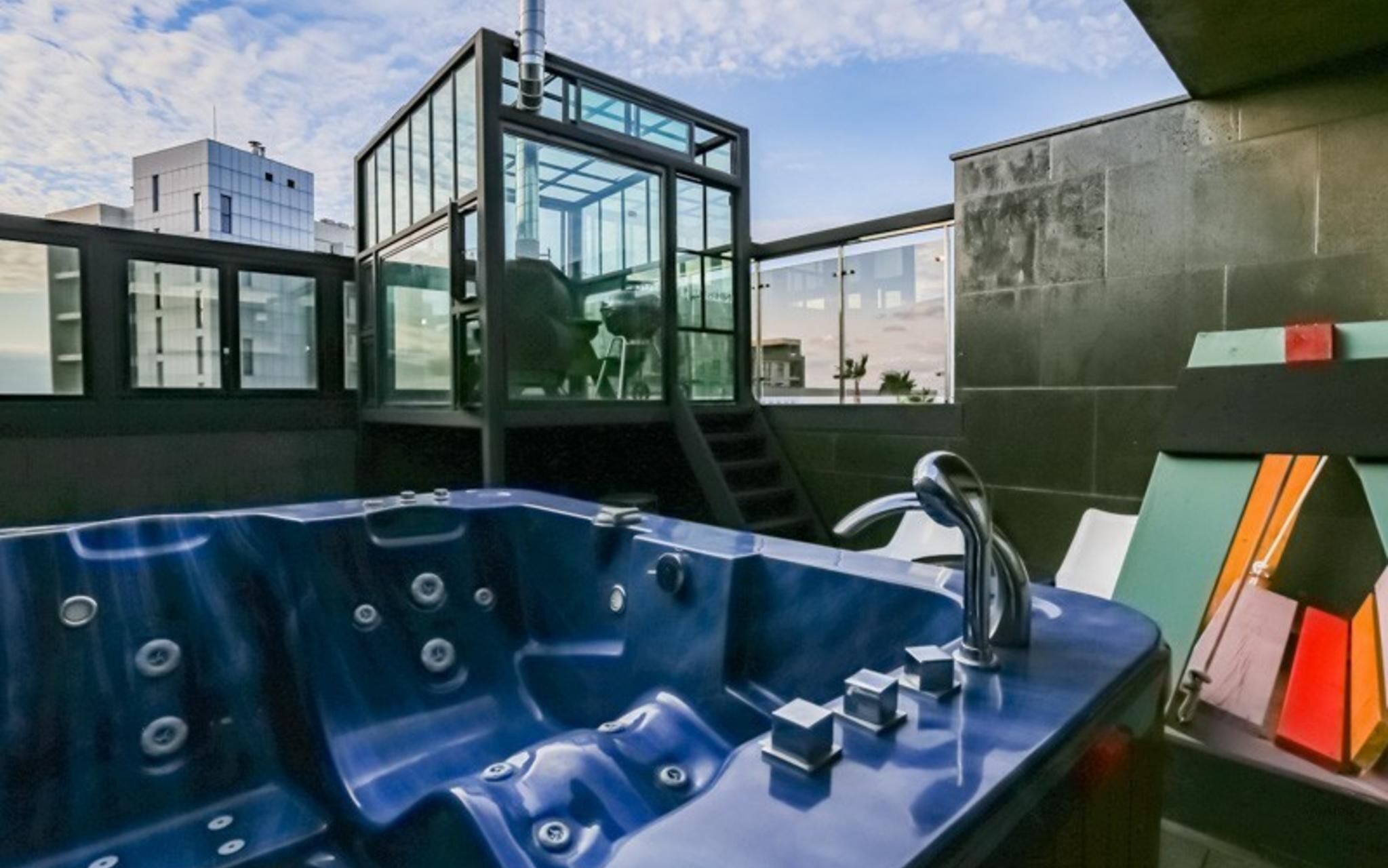 Seogwipo Black Land Lace Spa Pension