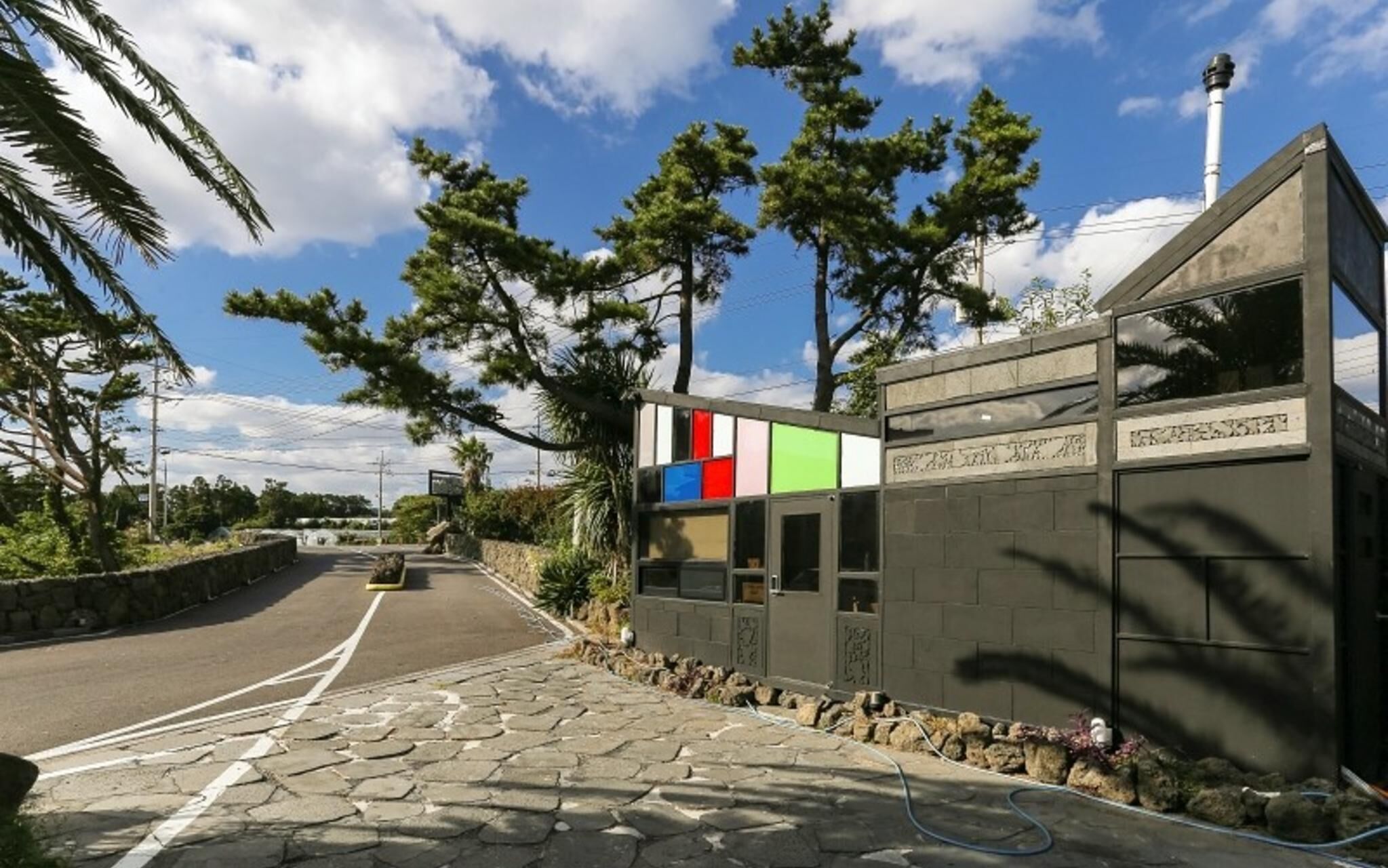 Seogwipo Black Land Lace Spa Pension