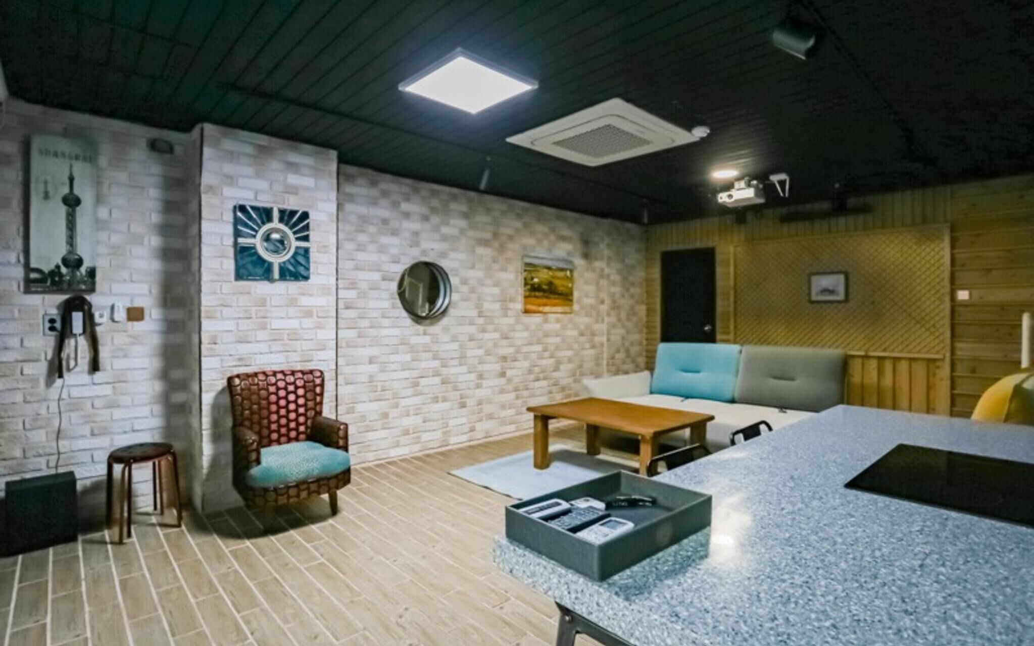 Seogwipo Black Land Lace Spa Pension