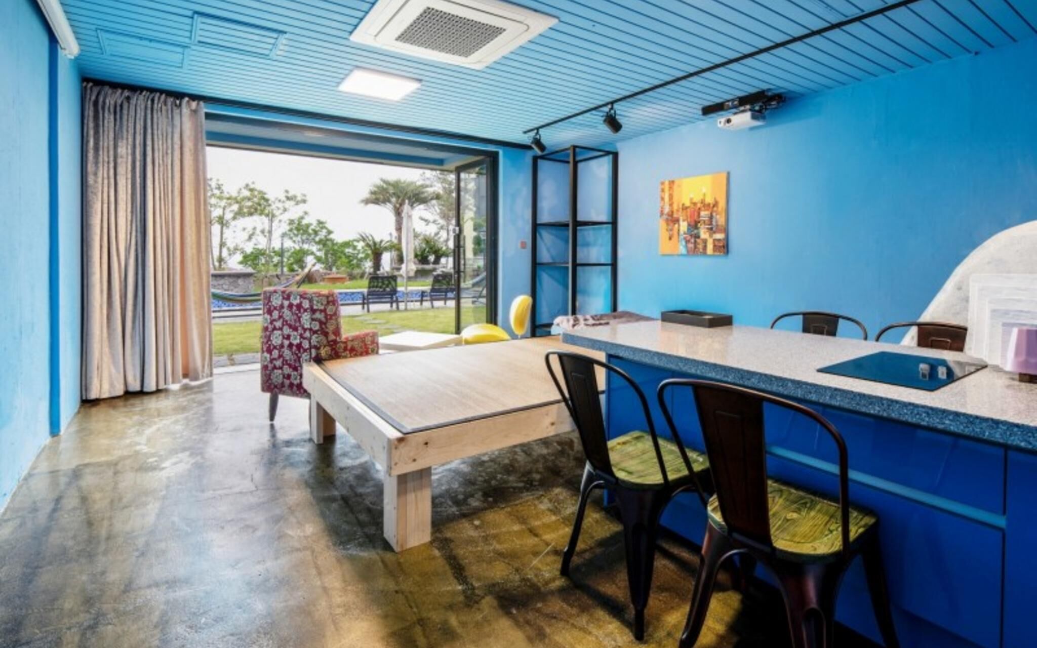 Seogwipo Black Land Lace Spa Pension