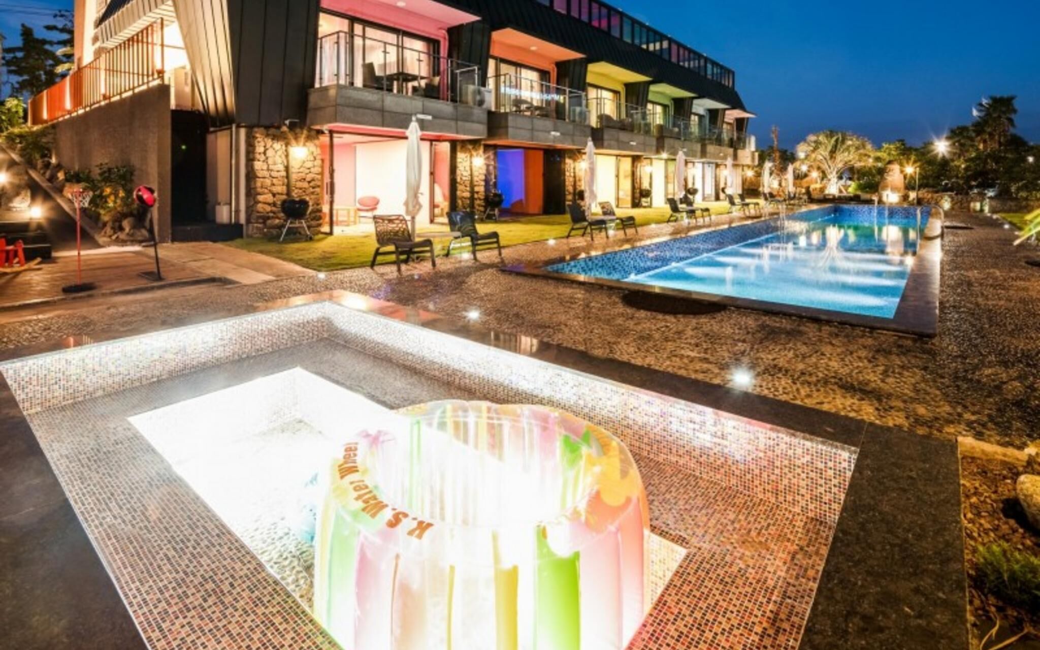 Seogwipo Black Land Lace Spa Pension