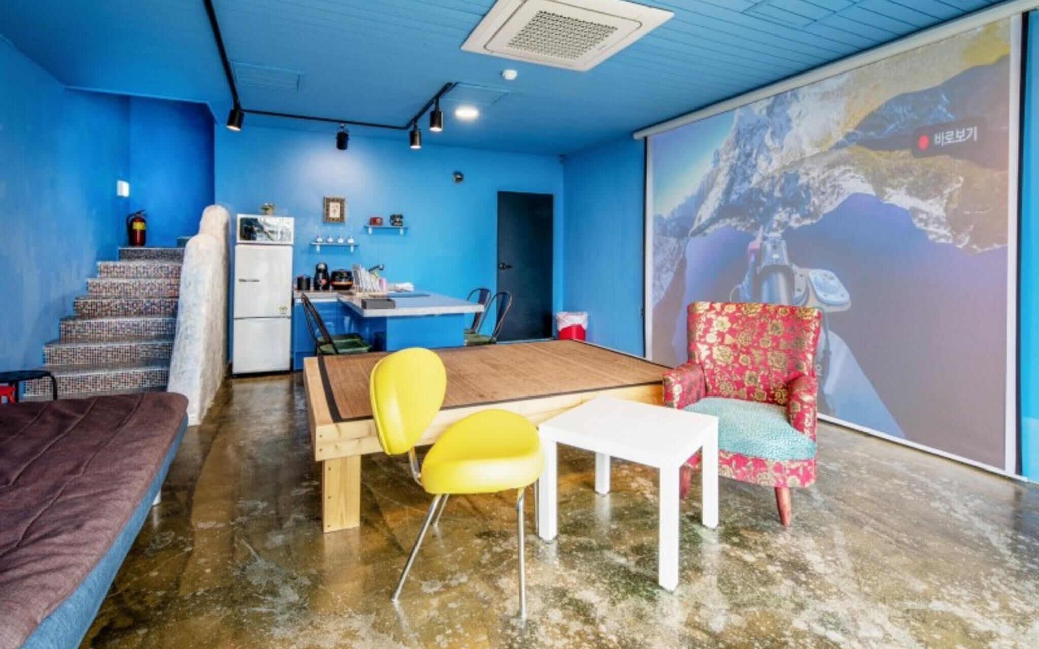 Seogwipo Black Land Lace Spa Pension
