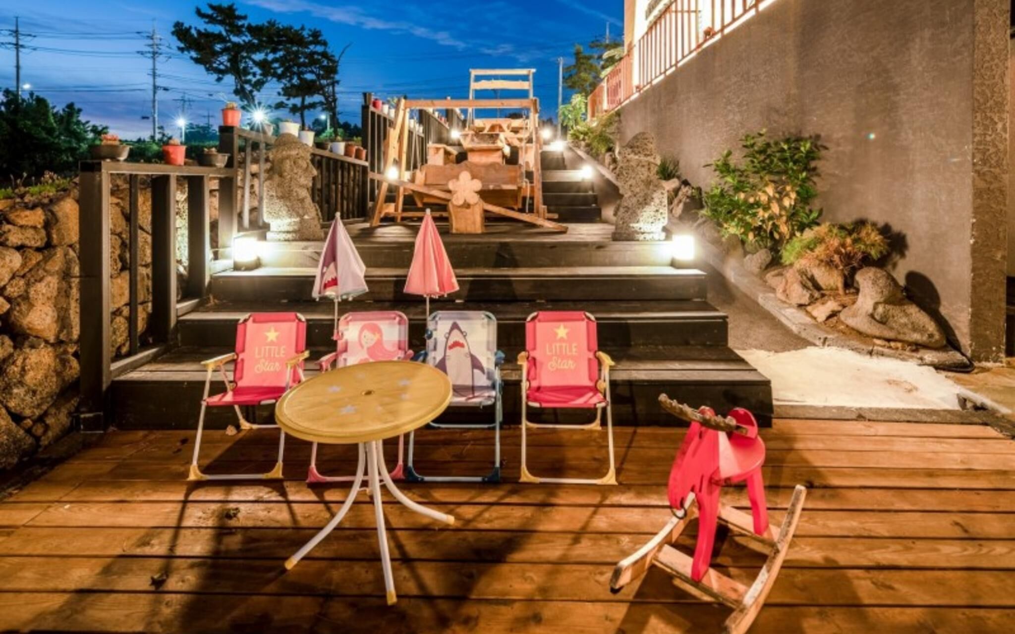 Seogwipo Black Land Lace Spa Pension