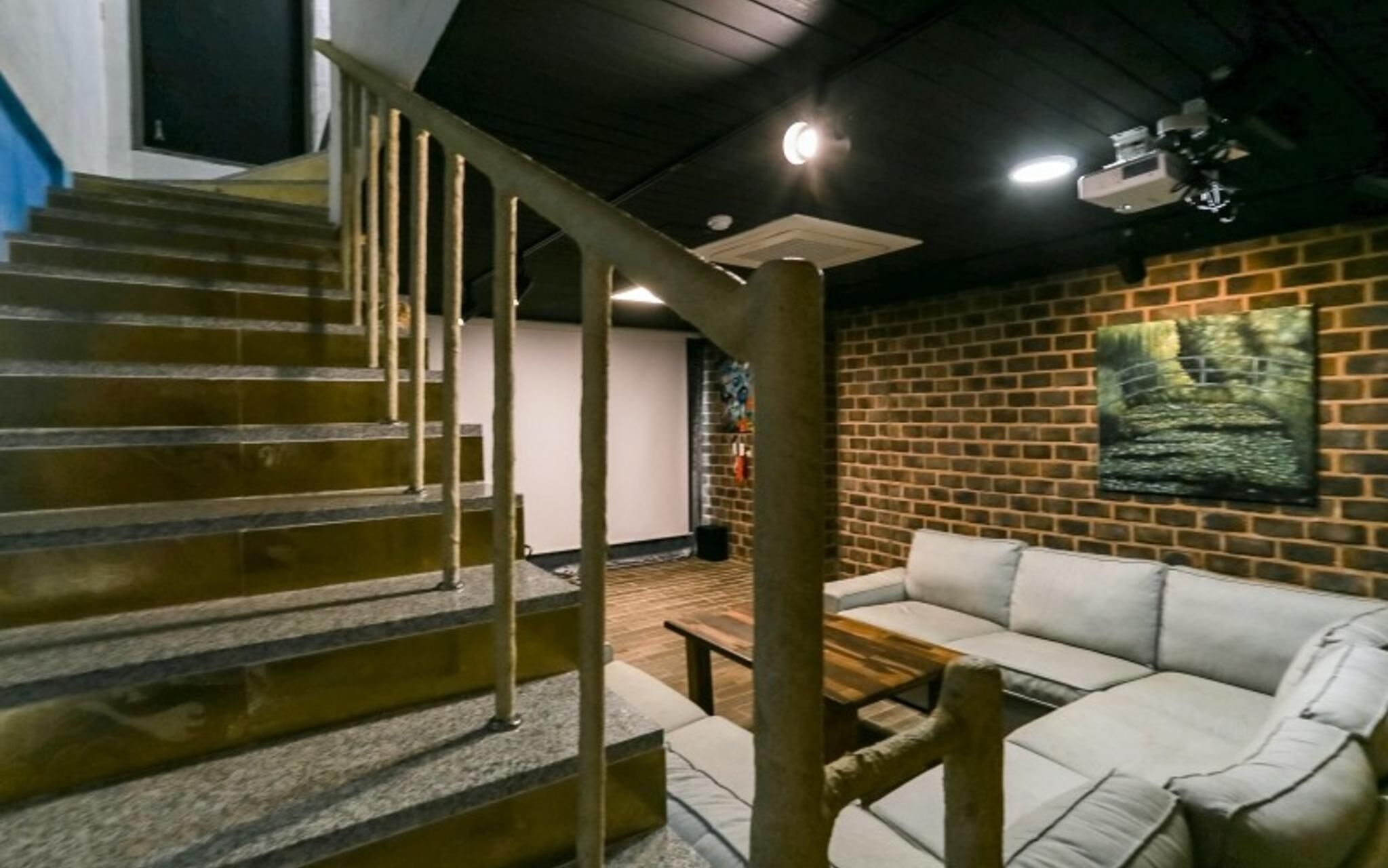 Seogwipo Black Land Lace Spa Pension