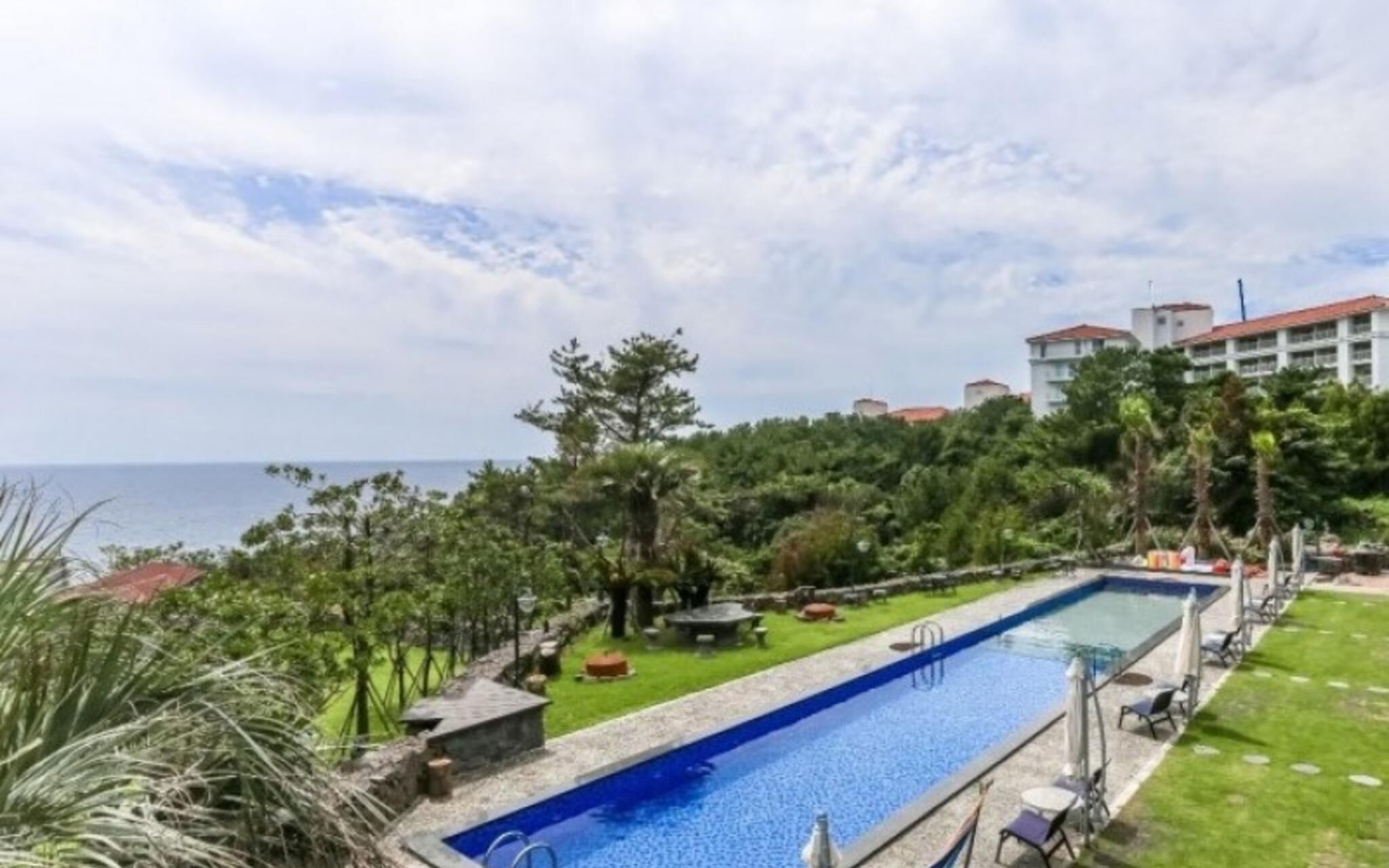 Seogwipo Black Land Lace Spa Pension