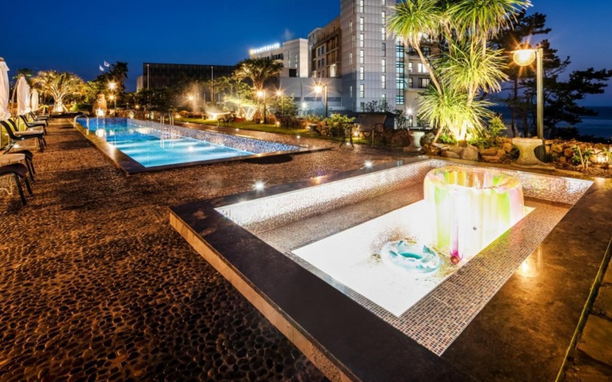 Seogwipo Black Land Lace Spa Pension