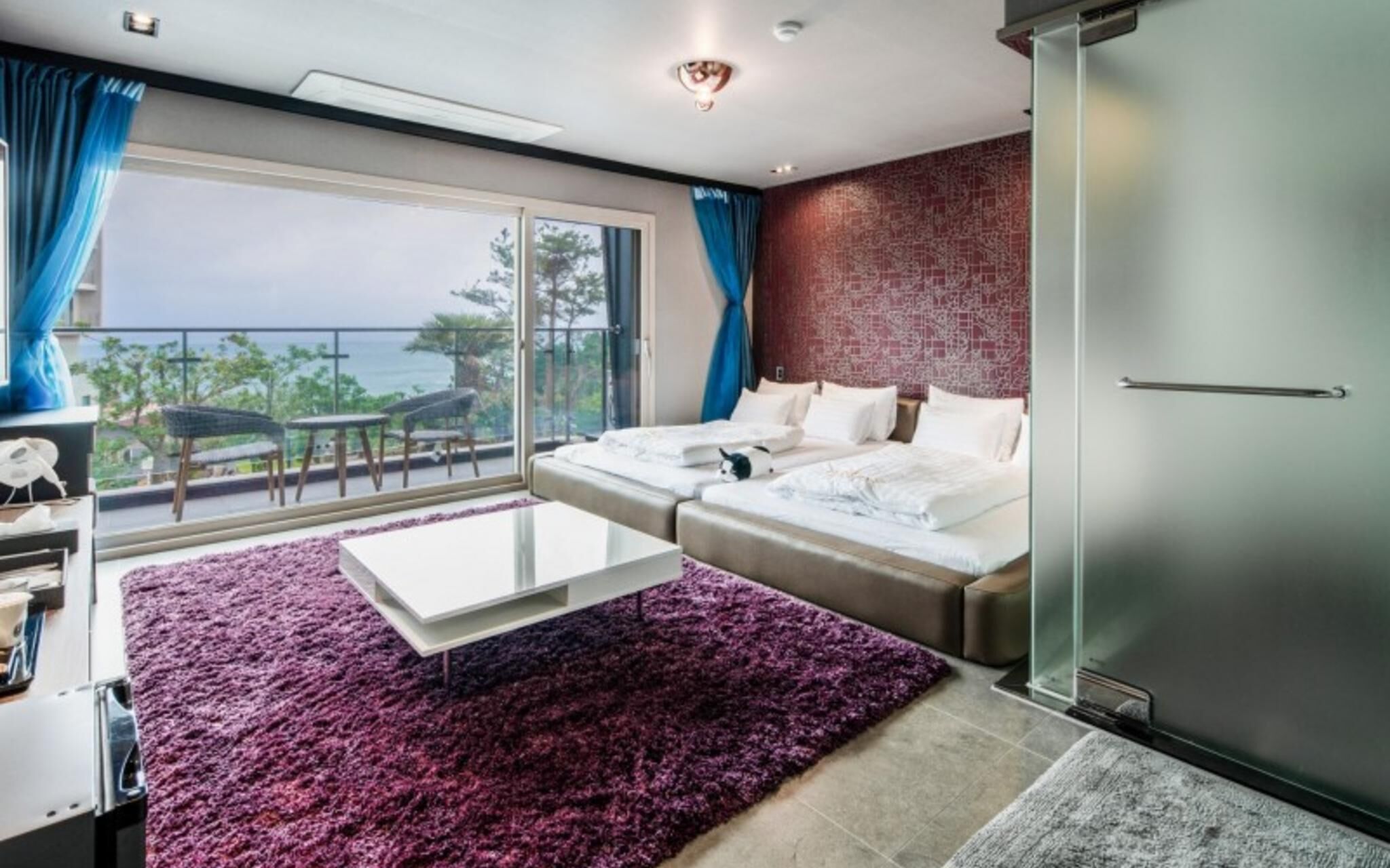 Seogwipo Black Land Lace Spa Pension