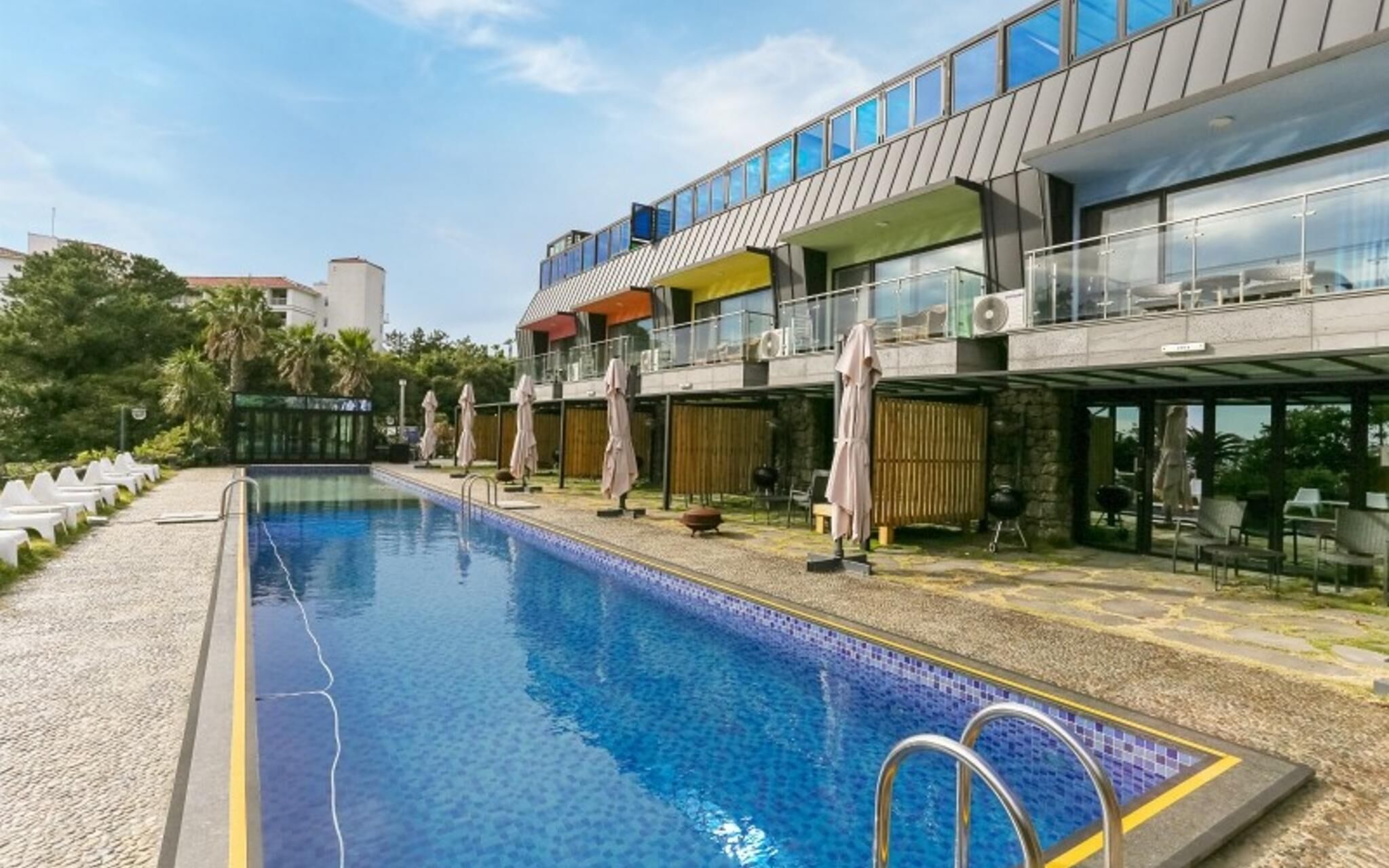 Seogwipo Black Land Lace Spa Pension